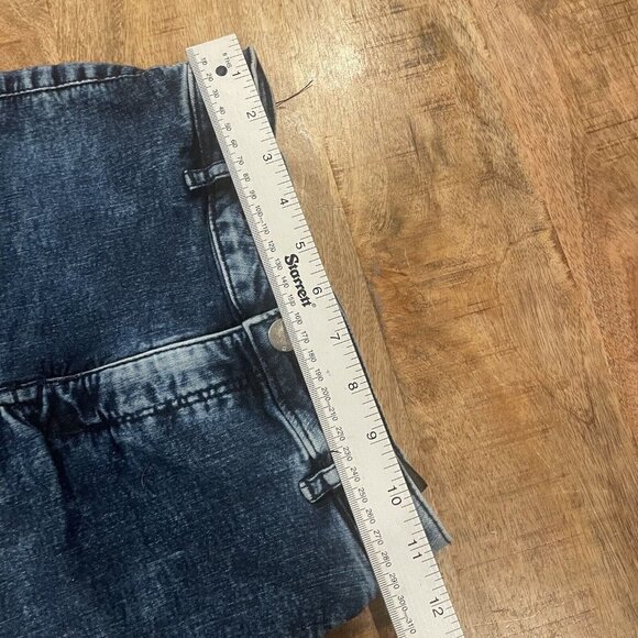 Divided by H&M Stretch Dark Wash Distressed  Denim Shorts Size 4 Cuffed Stretch - Picture 6 of 9